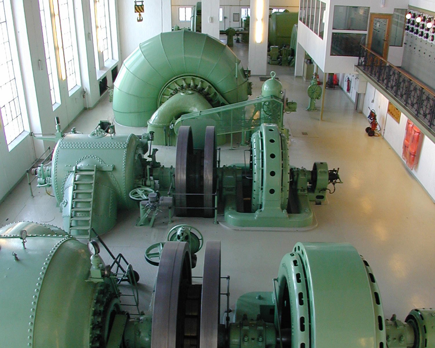 Overview of machine room.