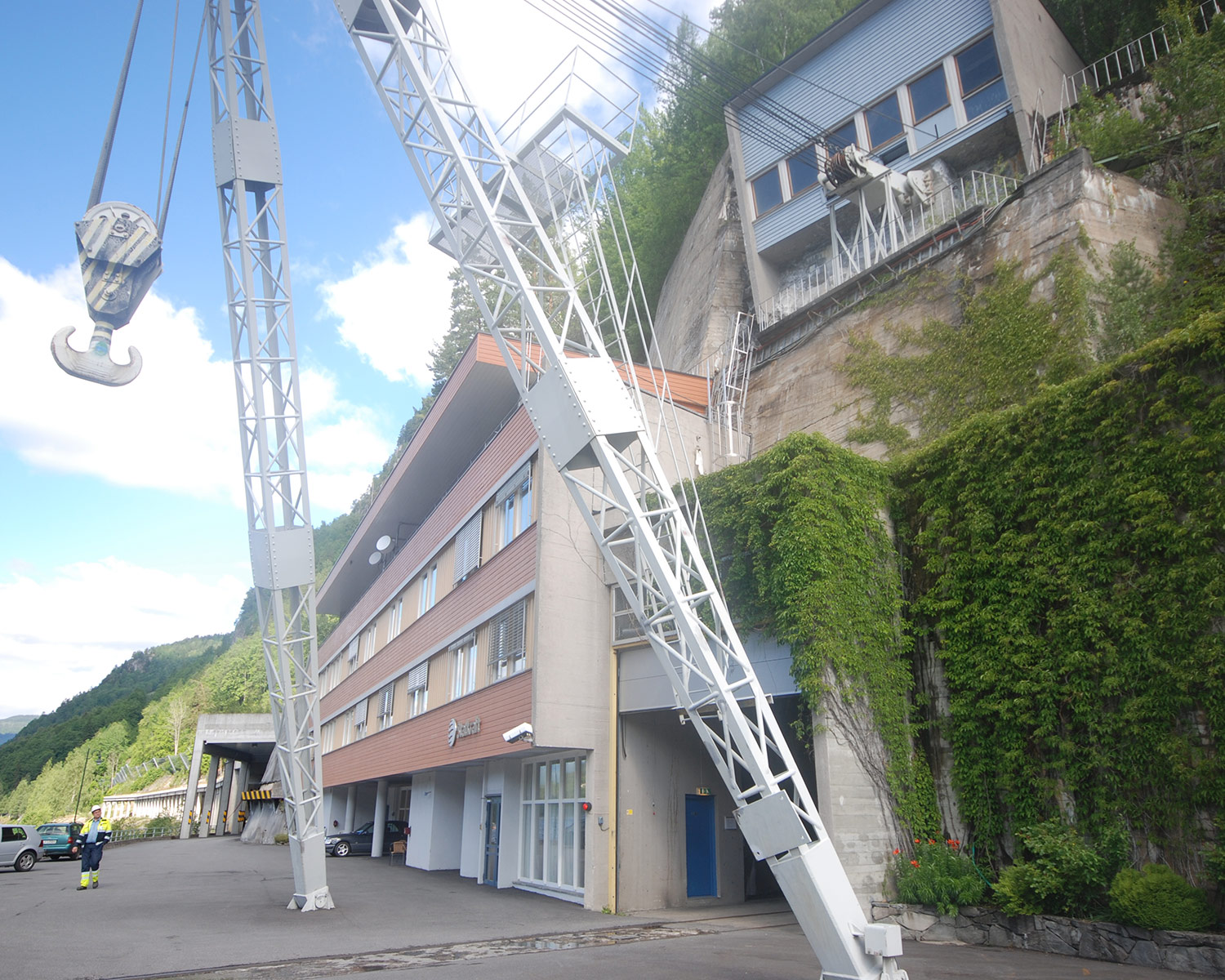 Reception building and crane building at Tokke power plant